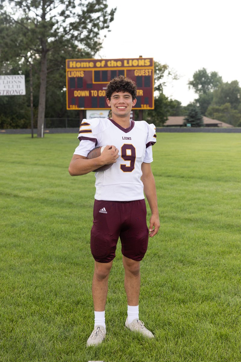 BLASTTOTHEPAST8's tweet photo. 🚨ND FOOTBALL SPOTLIGHTS🚨
🏈🏈🏈🏈🏈🏈🏈🏈🏈🏈🏈🏈🏈

(TE/DL) Linton-HMB 
ISAAC SILVERNAGEL: LINTON 

Parents: James &amp; Janel

Sibling: Tessa

Favorite Athlete: Micah Parsons

Favorite Pro  Team: 
Green Bay Packers

Favorite College Team: NDSU

Favorite Meal: Seafood Carbonara https://t.co/EV5yFoa6j5