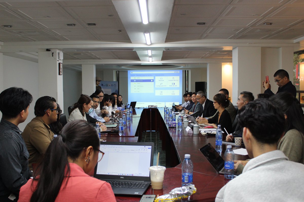 Este día el #Cemees tuvo la oportunidad de intercambiar conocimientos y experiencias con una delegación de expertos en innovación y desarrollo de la Universidad de Guangdong. Ésta estuvo encabezada por el Prof. Sui Gungjun y la Profa. Li Qing. Agradecemos su visita.