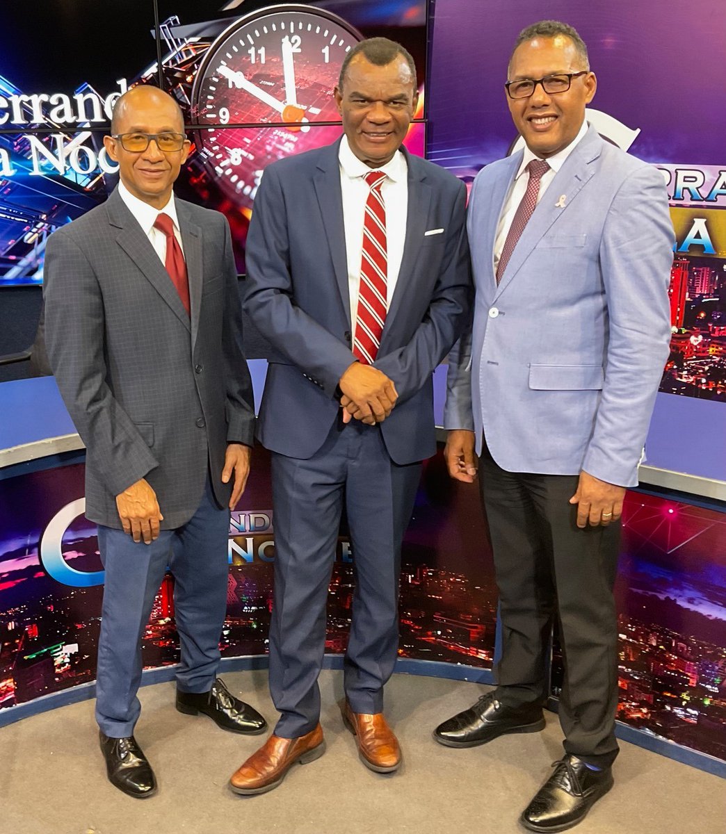 C_lanoche's tweet photo. Ciprian Reyes, presidente del Partido Demócrata Dominicano, es nuestro invitado en Cerrando la Noche. Ciprian Reyes dice que poseen más de 100 firmas, y que cuentan con los requisitos legales para ser reconocido por la Junta Central Electoral. https://t.co/qdnbUJJ7zL