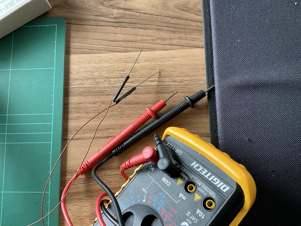 CodingAndThings's tweet image. Made some test probes for ants. Zoolander style.