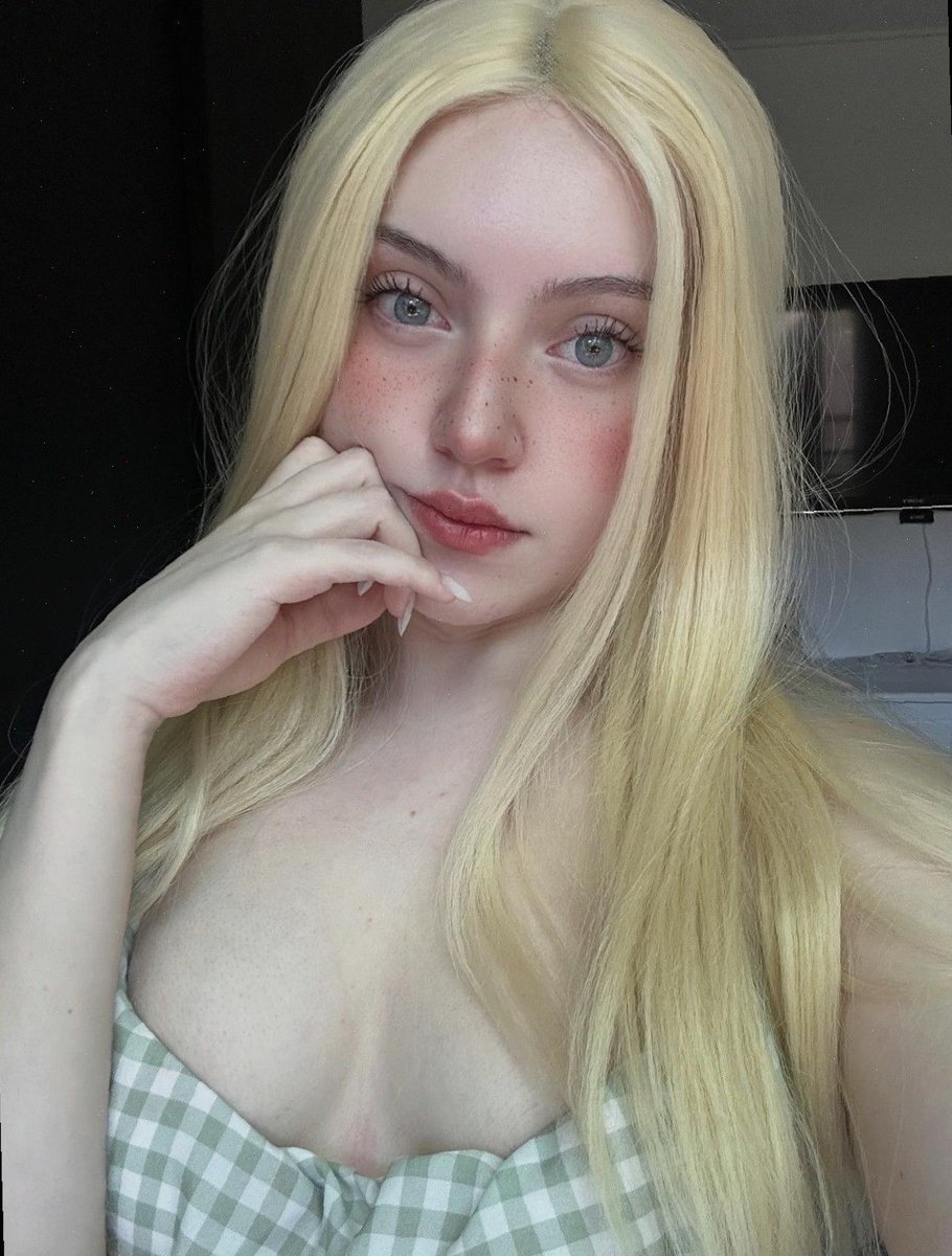 jovining1's tweet photo. why does my eyeliner always betray me when i actually have somewhere important to be… like girl ur fine every other day but TODAY?? https://t.co/R1428gAAi4