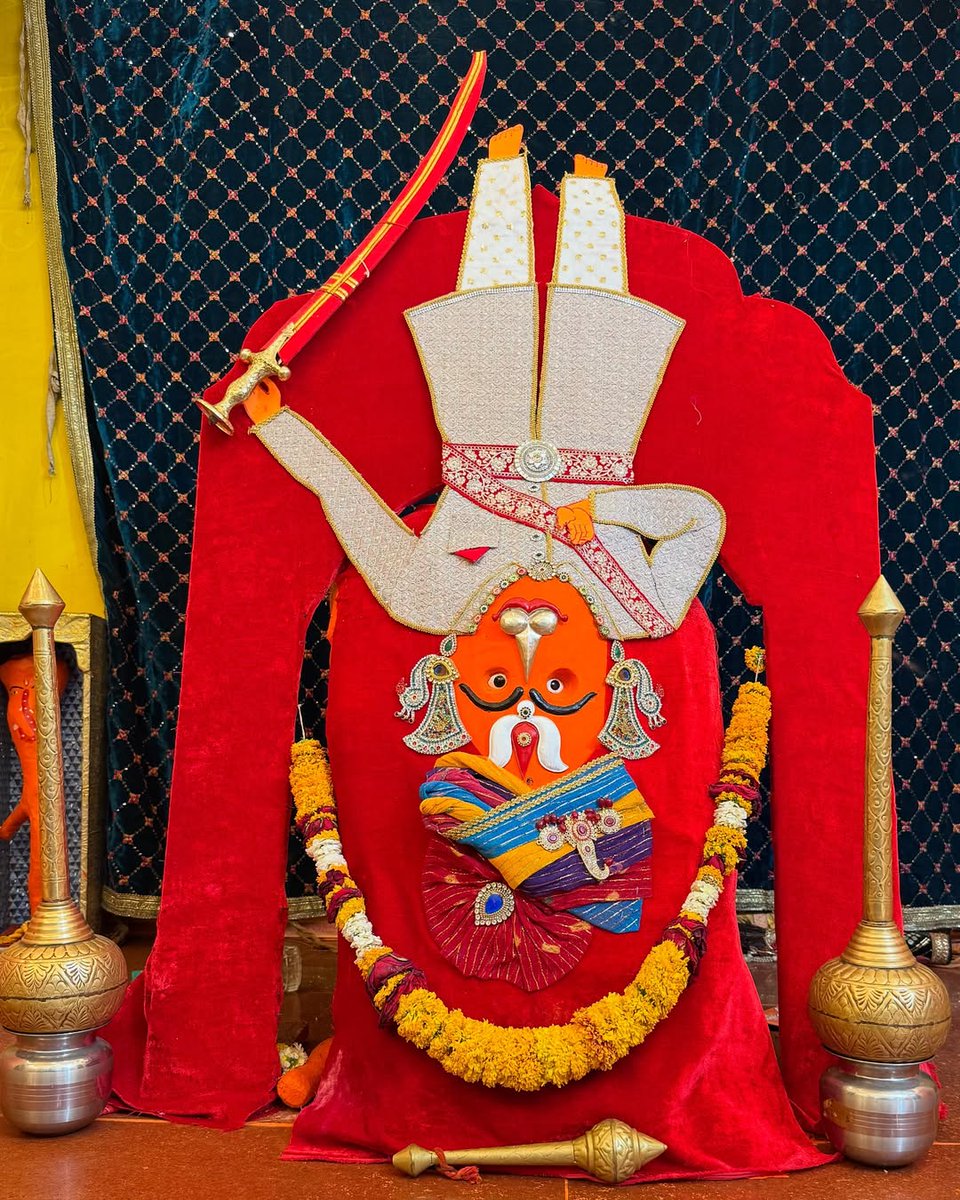 DrMohanYadav51's tweet image. ॐ हं हनुमते नमः 

इंदौर जिले के सांवेर में विराजमान श्री राम पाताल विजय उल्टे हनुमान जी महाराज की असीम कृपा से सभी प्रदेशवासियों के जीवन में सुख-शांति और समृद्धि का संचार हो, सबका मंगल एवं कल्याण हो; यही प्रार्थना करता हूँ।