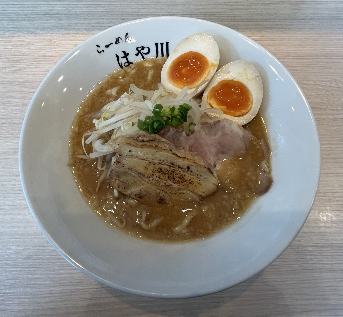 おはようございます。

本日、11時よりオープンいたします,
よろしくお願いいたします。