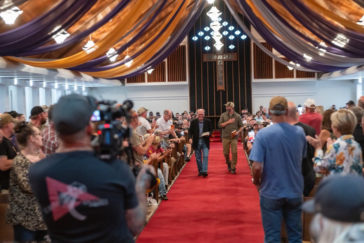 JackCarrUSA's tweet photo. Thank you to everyone who took time to kick off the CRY HAVOC Book Tour with me in Scottsdale, AZ last night! 

Thank you to Barbara Peters and the incredible staff at Poisoned Pen Bookstore for hosting such an amazing event! 

A sincere thank you to all the military, law enforcement, firefighters and first responders in attendance, especially the Vietnam veterans, in particular MACV-SOG operator Jim Shorten. You can find out more about Jim on my YouTube channel.  

A huge thank you to the legendary @_DavidMorrell, author of FIRST BLOOD and creator of Rambo for joining me on stage. I’ll never forget it. 

And a very special thank you to my dear friend @KatiePavlich for surprising me in the front row with her wonderful family.  

Next stop is Austin, TX Barnes & Noble @BNArboretum on Tuesday evening!  

See you there!  https://t.co/G3UfPiUUd7

📸 | @GHPrimeMedia