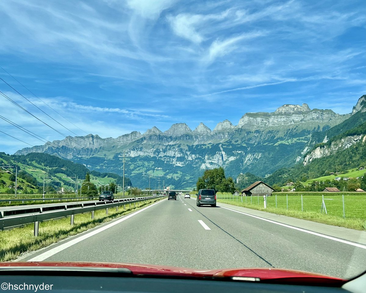 HrSchnyder's tweet image. Die Berge der Churfirsten kommen näher, wir sind bald zuhause
#malans #landquart #graubünden #wandern #hiking
