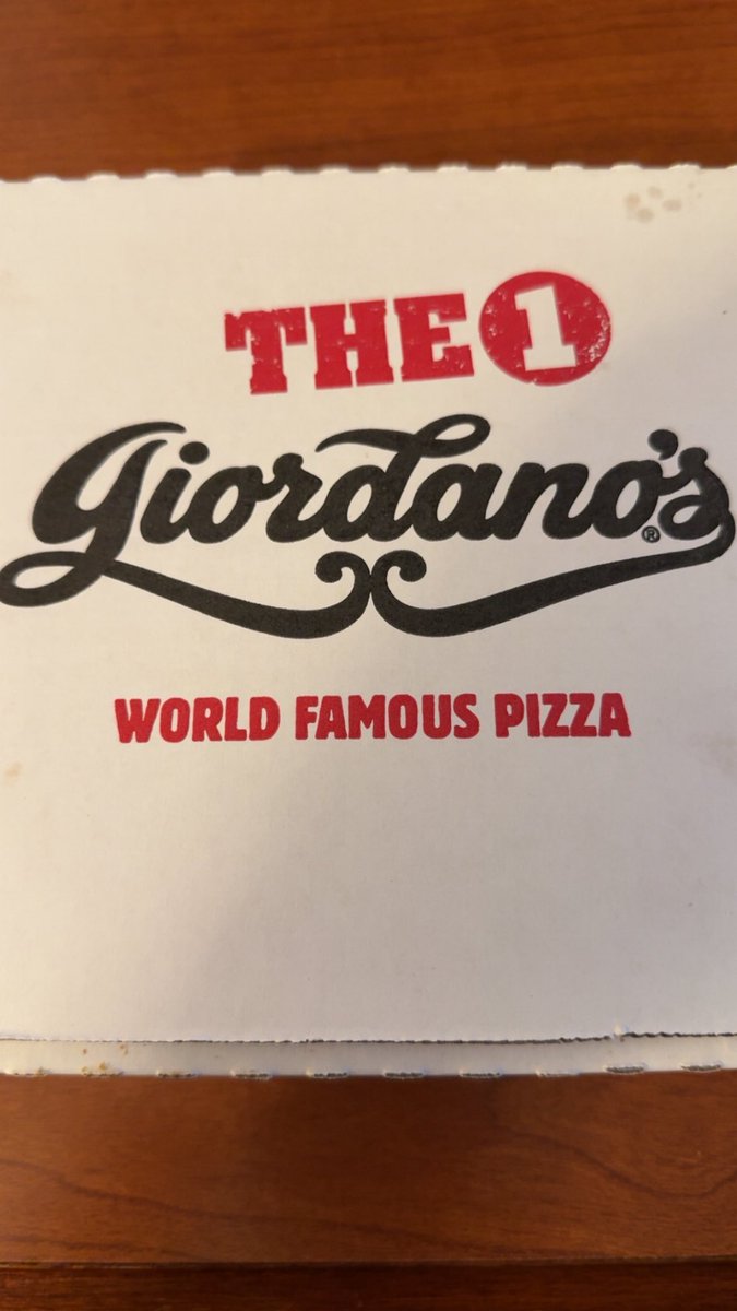 Really enjoyed the Giordano’s deep dish. 🍕 Next on the list is to try some Chinese takeout. 🥡 Heard Chicago’s Chinese food is pretty great.