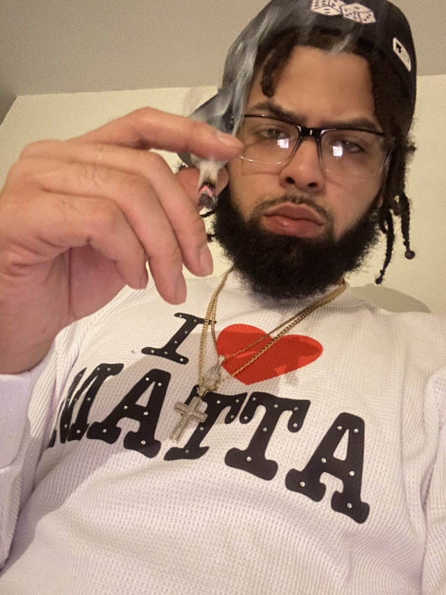 2Slicks4's tweet photo. SlicksTheGrinch🧟‍♂️🧟‍♂️ https://t.co/M8kgpbQFW0