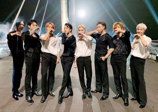 ToshiProject's tweet image. ついにデビュー決定か⁉︎
BTS三軍！テル‼︎
世界を圧巻！
特殊⁇なダンス笑