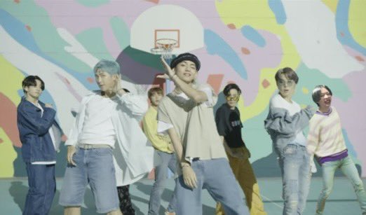 ToshiProject's tweet image. ついにデビュー決定か⁉︎
BTS三軍！テル‼︎
世界を圧巻！
特殊⁇なダンス笑