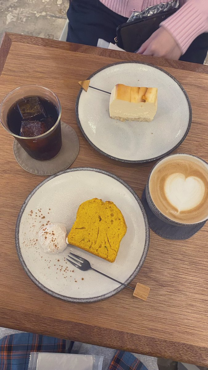 EGsaiyo_02's tweet photo. おはようございます☁️
週末は美容室、妹にネイルする、カフェ巡り…すごい女子なことをしてました🤭

美容室近くのカフェにはカレーもあって美味しすぎました🤤（前日カレーうどん食べたのに）

おかげでニキビ増殖中🤣
さ、がんばろー！

#カフェ巡り #カフェめし #セルフネイル https://t.co/0INtCMLULt