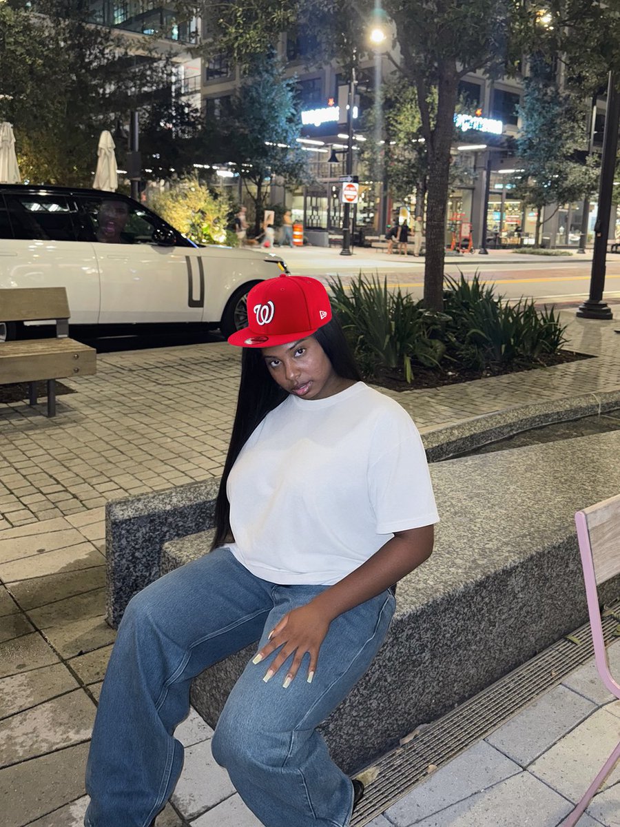 used to watch my daddy while he cut that caine 😩