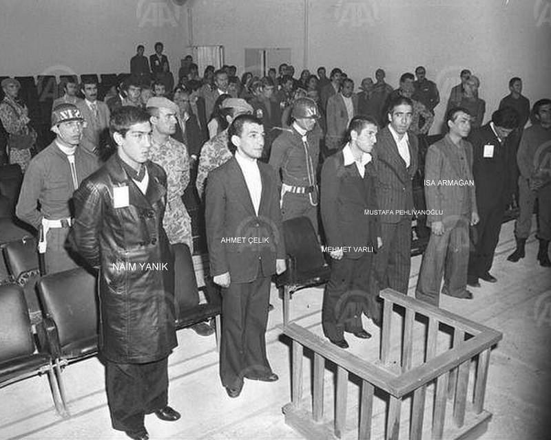 Naimyanik's tweet photo. 8 Ekim 1980 de 12 Eylül zulmünün cellatları tarafından idam edilerek şehit düşen Mustafa PEHLİVANOĞLU arksdaşımızın  ṣehadetinin 45. yılı
mekanın cennet olsun Kardeṣim.. https://t.co/6cu0OG2TzL