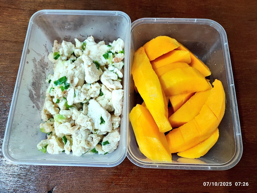 Sanwa0809's tweet photo. Sarapan 
#Protein 🥚 
#Serat 🥭 https://t.co/cZc1rncZCm