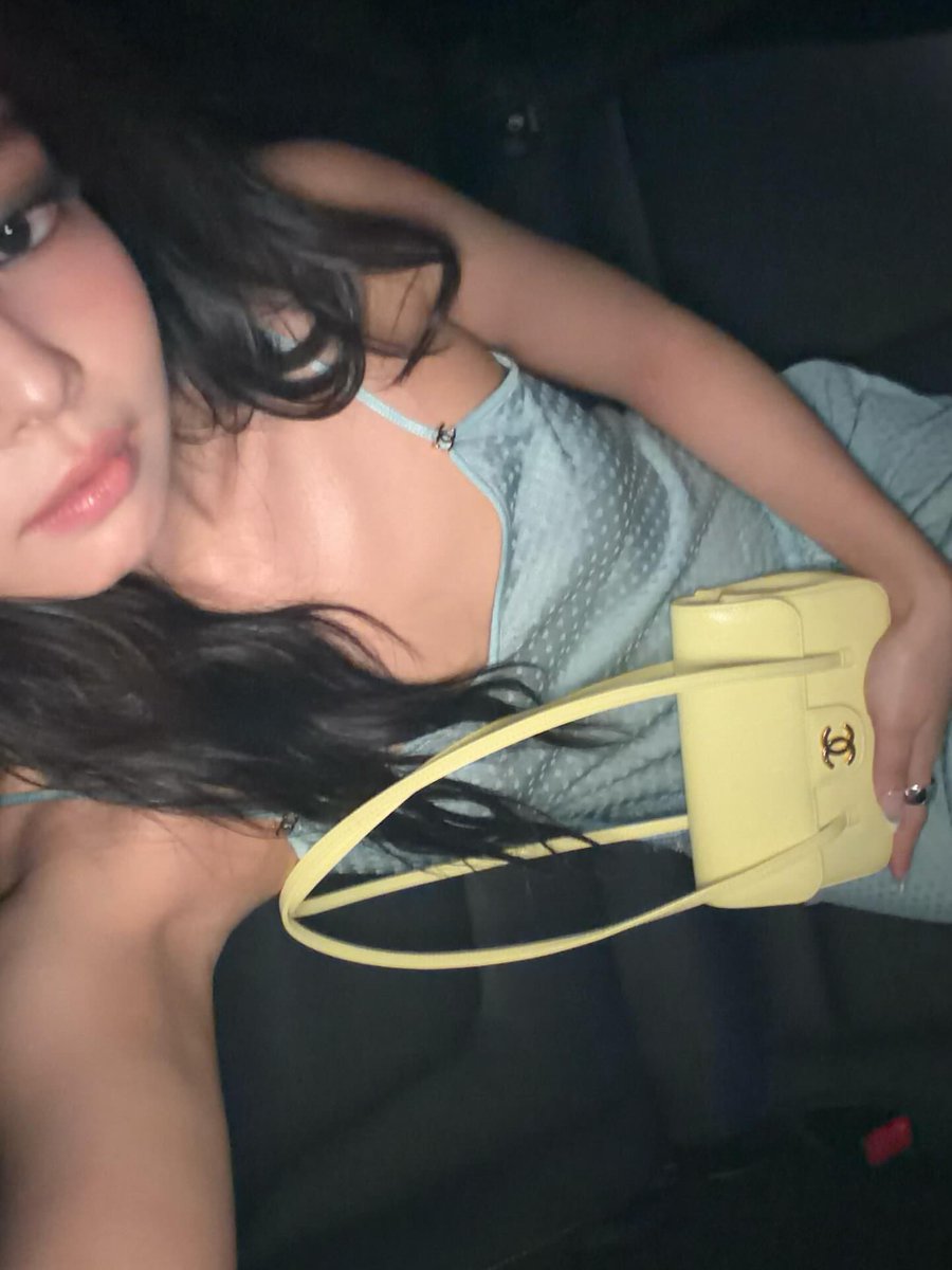 bot4bp's tweet image. 251007 Jennie IG Update

“do you like my bag ?”

instagram.com/p/DPfO4kYiGIk/
09:32:07 KST
#JENNIE #제니 #BLACKPINK
