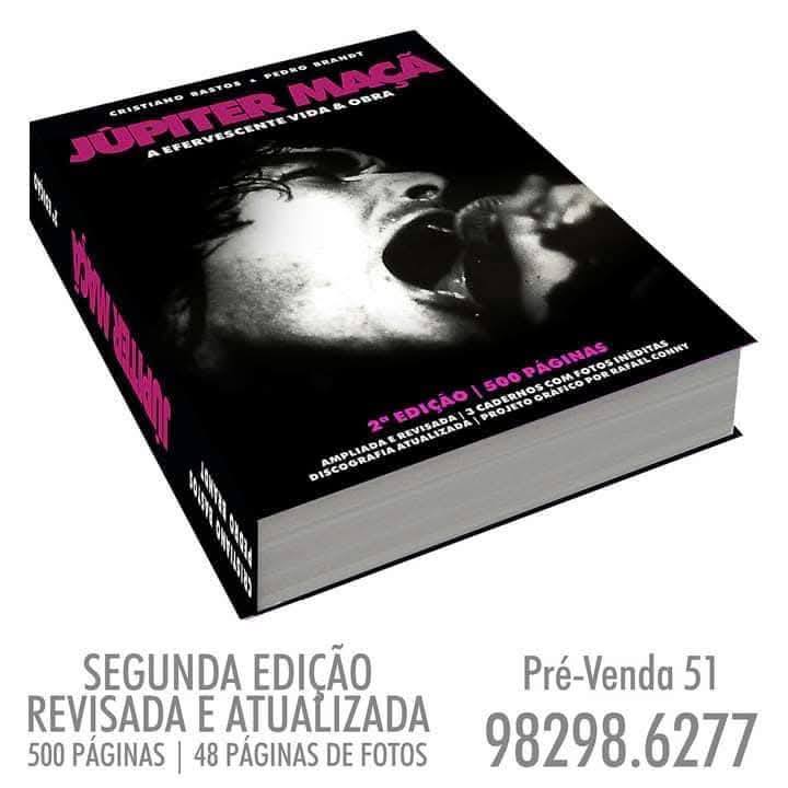 JupiterObra's tweet image. Pré-venda nova tiragem biografia Júpiter Maçã: A Efervescente Vida e Obra. São cinco diferentes opções de capa. 500 páginas e diversos extras. Mais de 130 fotos. Acompanha o livro um pôster exclusivo, cinco cards e dois marcadores de leitura. Garanta o seu pelo Watts: 51982986277