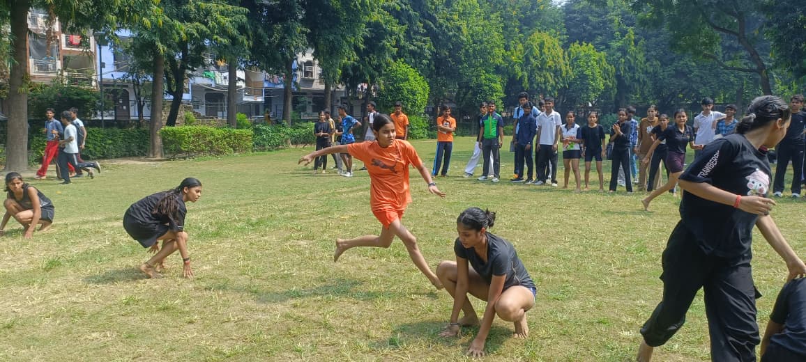 MYBEastDelhi's tweet photo. Exciting moments captured! 🏸👊🏃♀️ Block Sports, Mayur Vihar's Kho-Kho, Badminton & Racing events for boys & girls were a huge success! 🌟 Congratulations to all participants! #BlockSports
#MYBharat #SwasthRashtraSamridhRashtra https://t.co/bzhoHJtWtv