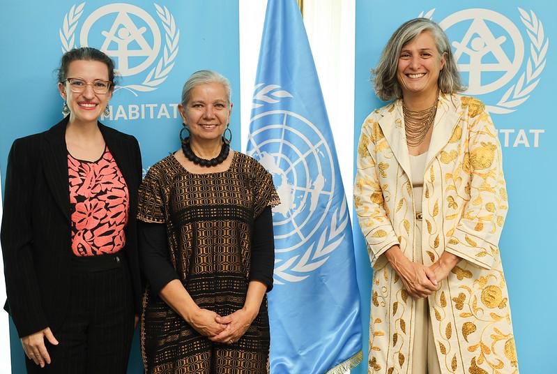 En el #DíaMundialDelHábitat 2025, <a href="/onuhabitat/">ONU HABITAT América Latina y El Caribe</a> otorgó a la #CDMX el Pergamino de Honor por el proyecto #UTOPÍAS, impulsado por <a href="/ClaraBrugadaM/">Clara Brugada Molina</a>, que transforma espacios urbanos en centros inclusivos de cultura, salud, educación y cuidados. 🌎