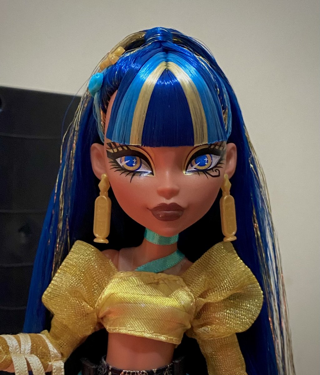 totally plastic tweet media