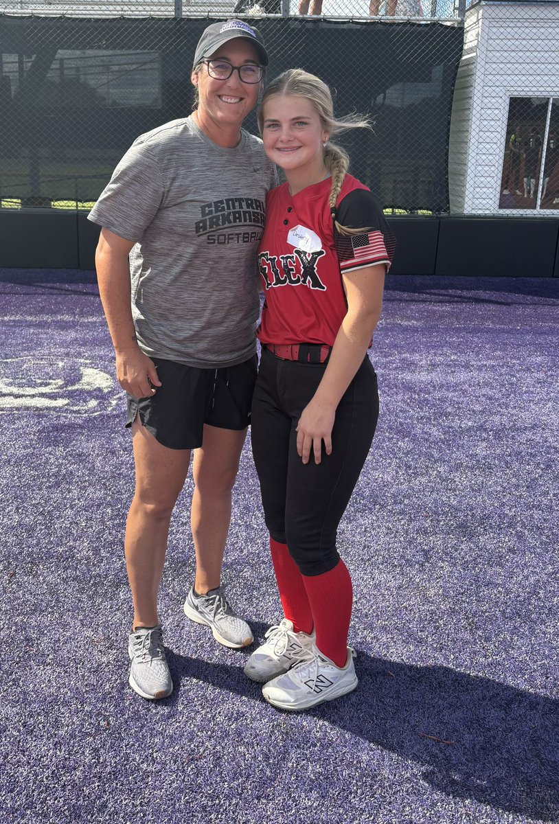 DesSpencer2010's tweet photo. Thanks @CoachLucas_ for hosting the camp at UCA. I had a lot of fun and can’t wait till the next. @coachsaraflenor @kyliegriffinnn https://t.co/yLtbE2BTCA