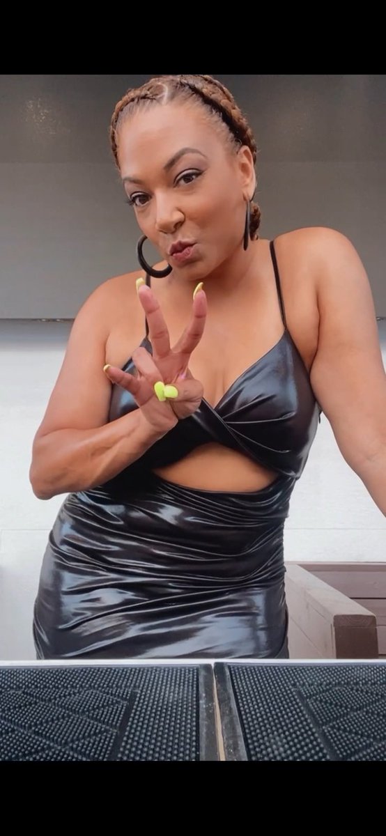 DJQueenofSpades tweet media