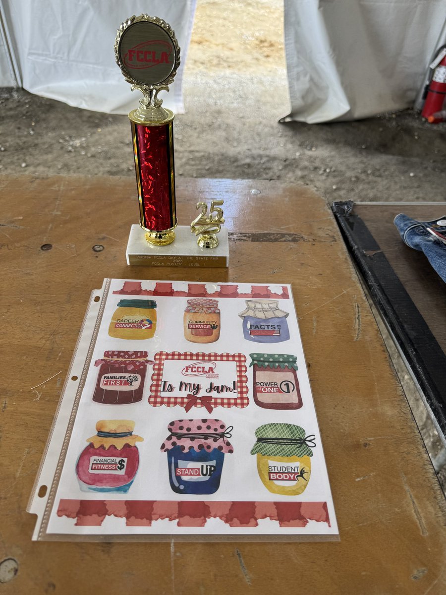 virginiafccla's tweet photo. The #VAFCCLA state officers were so excited to see our #FCCLAfamily at the #FCCLA Day at the State Fair! We are proud to showcase our winners in the #FCCLA poster category.
Level 1: Floyd T. Binns MS
Level 2: Patriot HS
Level 3: Page County HS
#FamilyAndConsumerSciences #CTSO https://t.co/QZk1kL6Fc2