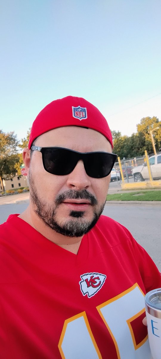 franklinleiva's tweet photo. @Chiefs #GoChiefs #KansasCityChiefs  #GameDay https://t.co/gPSKpNeaIf