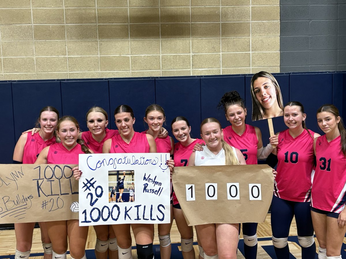 Junior, Weslynn Russell with her 1000th Kill tonight as the lady Bulldogs took wins from Chetopa and Baxter Springs. Congratulations!! Go Bulldogs!!