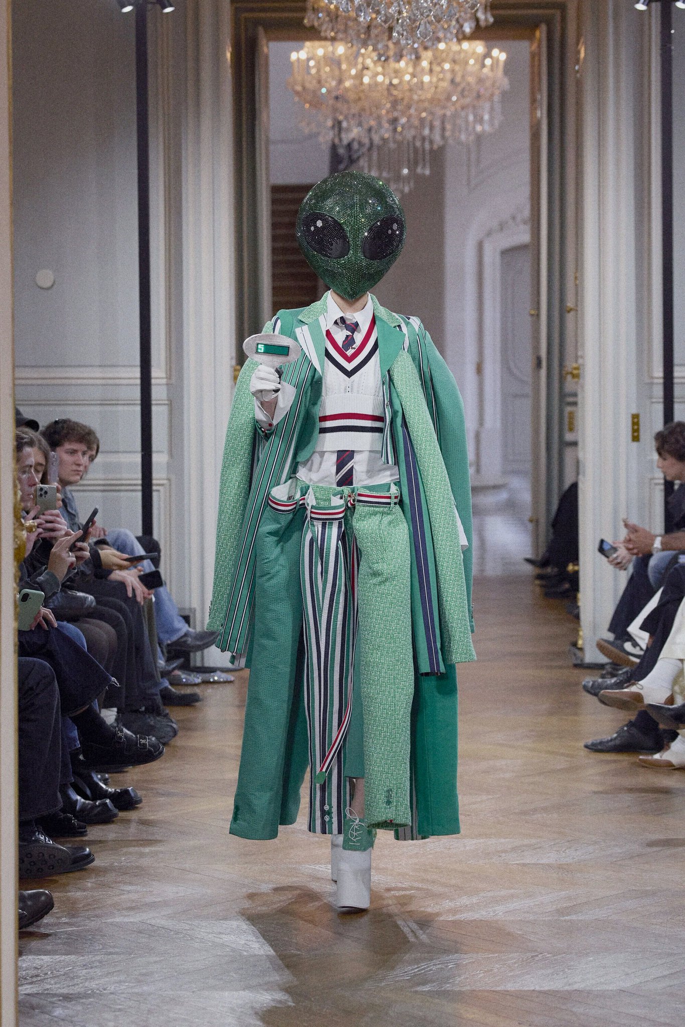 La Mode Unknown on X: 