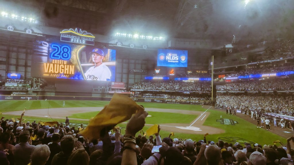 Playoff baseball in MKE
