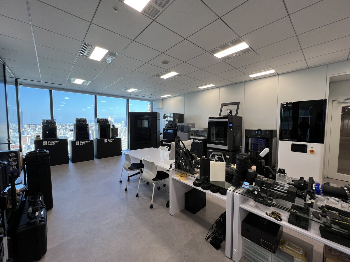 APPLE_TREE_CO's tweet photo. おはようございます！☀️
大阪本社ショールームの3Dプリンターたちが展示会から帰ってきました😆

👇サンプル造形依頼お待ちしております！
https://t.co/k0K0TfaCLw

#3Dプリンター #FLASHFORGE #BambuLab #Markforged #Pollypolymer https://t.co/i1bEYEvSmN