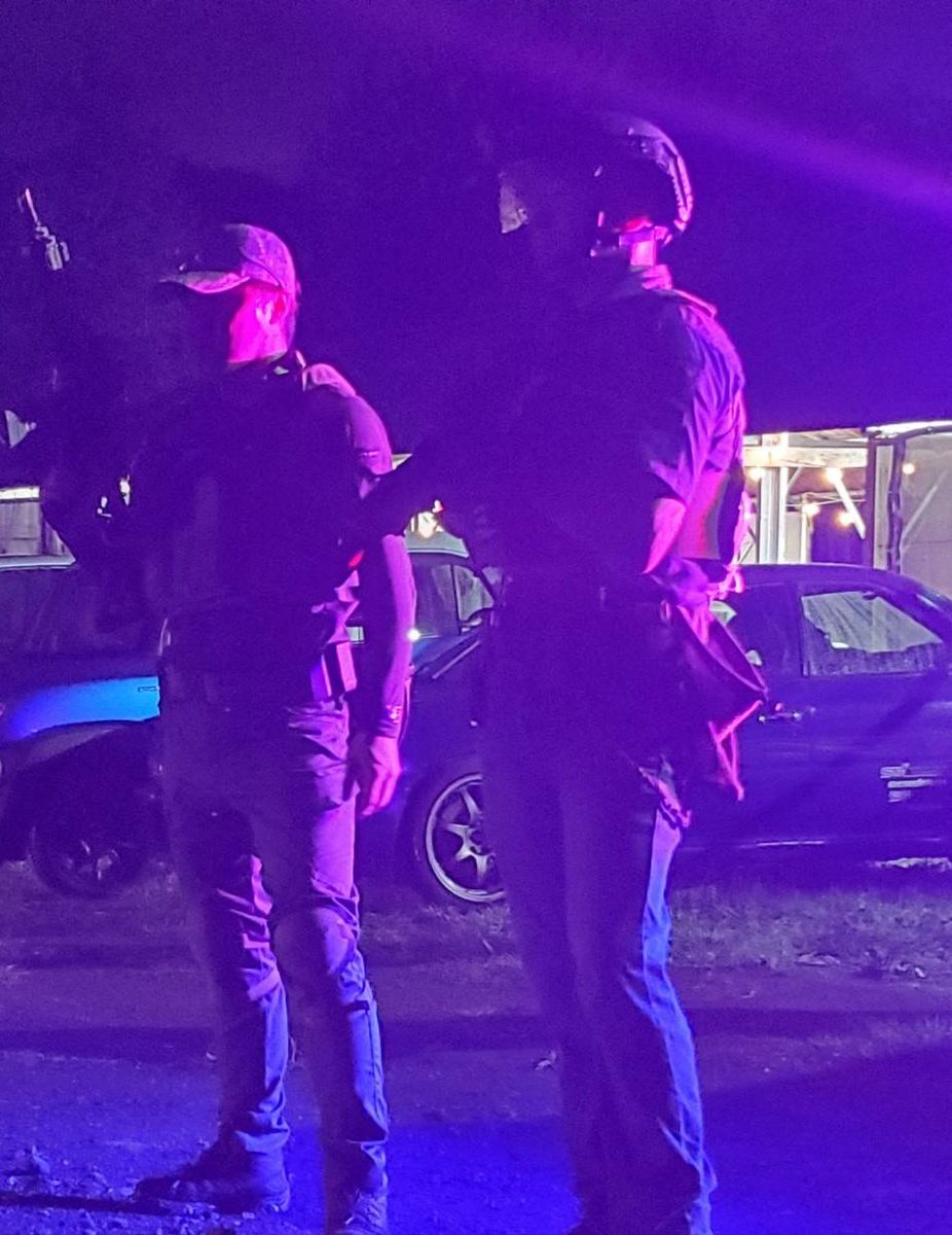 hk416vfcsr15's tweet image. 人質とったり立て籠もったり、押収物探したりなど…ゲーム内容に【任務】が与えられます。

こういったゲームに興味のある方は是非、連絡をください。詳細を送ります。

※ゲーム数よりゲーム内容に拘った貸切戦となります。その点を重々理解したうえでご参加下さい。