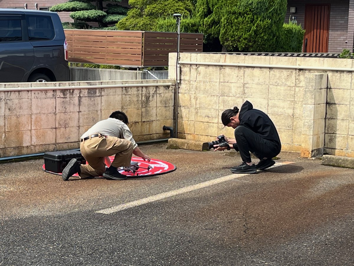 Geometrix_Ent's tweet image. こんにちは！
Geometrix Enterpriseです！
新潟県測量設計業協会様の
入職者向けのSNS動画制作のため
ジョイフルタウン様（月刊にいがた）が
取材にお越しになりました！
引き続き業界の発展に寄与してまいります！

#新潟県測量設計業協会
#ジョイフルタウン
#金井度量衡
#DJI 
#CHC