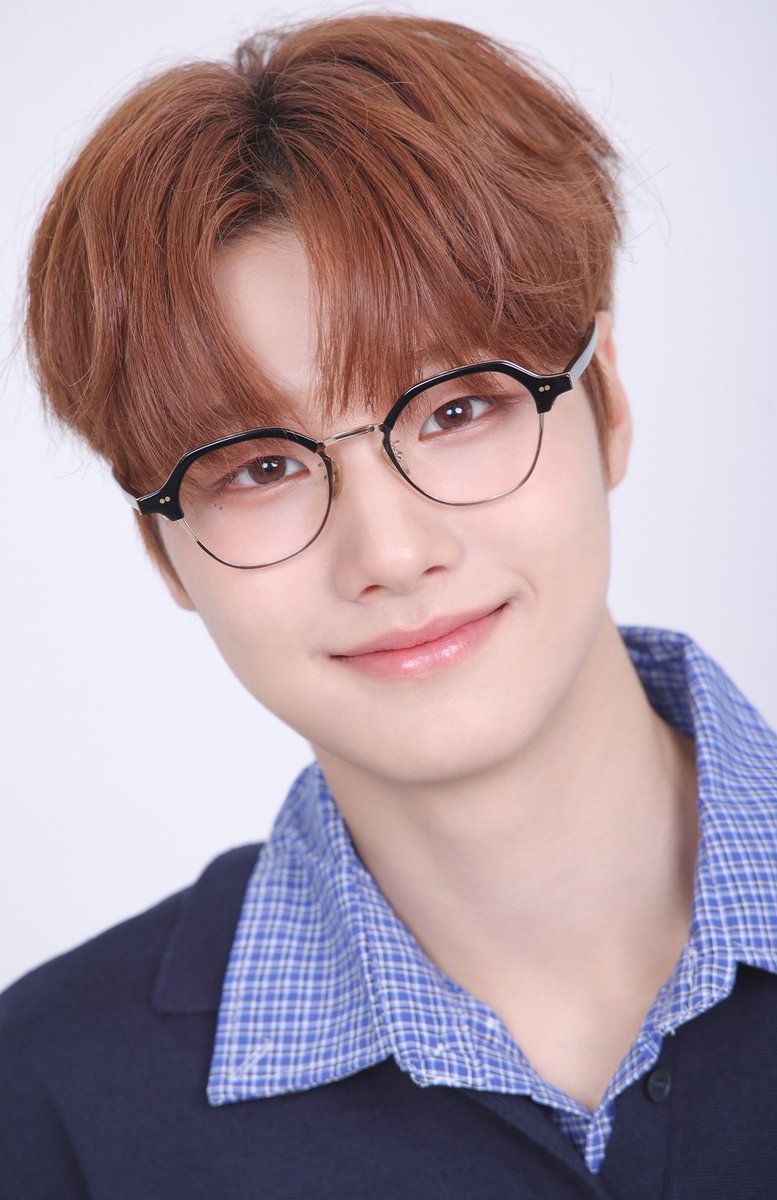 idnttfile's tweet photo. 🪪 — new objekt collection: Autumn25 basic objekt (2)

id8 • #HwanHee Autumn25 105Z, 106Z, 107Z, 108Z

→ Basic Type Objekt

#idntt #아이덴티티 #LeeHwanHee #이환희 https://t.co/yYGLWP4Tyj