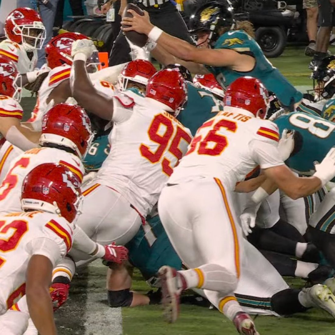 If that was Mahomes, refs immediately signal TD &amp; tell the expedited review team to go take a walk