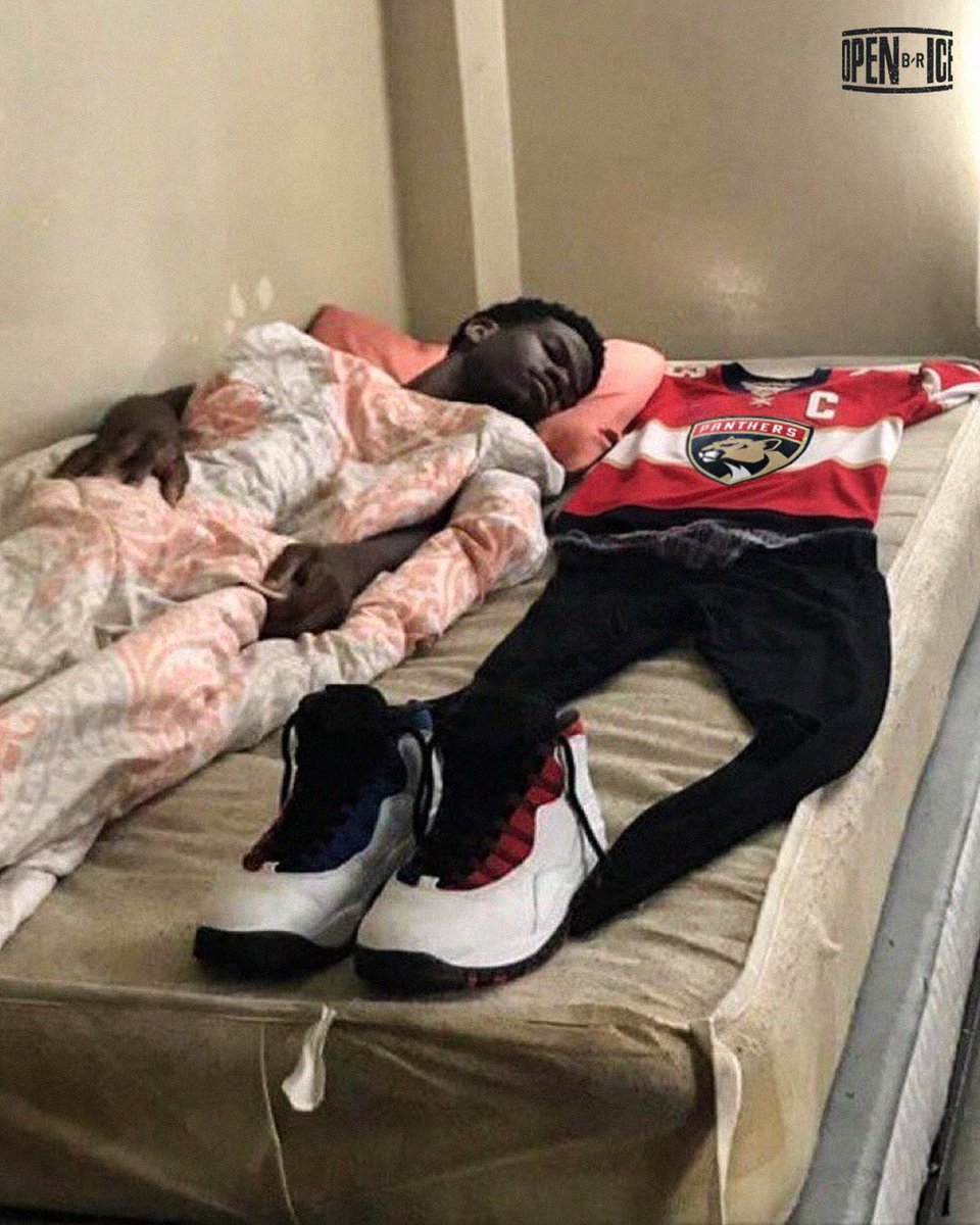 BR_OpenIce's tweet image. Going to bed tonight knowing the NHL season starts tomorrow ☺️