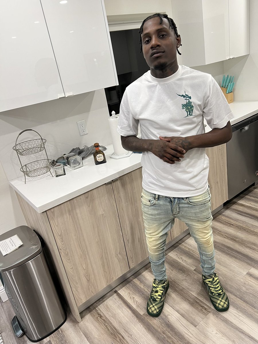 OGF_PIMP's tweet photo. Came up on my own, so ion owe no one shit 👹 https://t.co/GevfGlPOdK