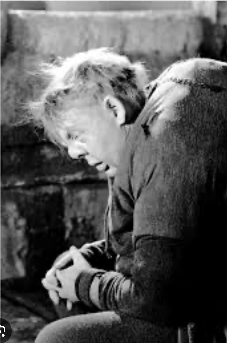 quickbrownfox12's tweet photo. @RpsAgainstTrump Here’s a pic of the Felon-in-Chief from another angle
#trumpisnotwell
#Hunchback
#25AmendmentNow https://t.co/uQT86Z3Tg6