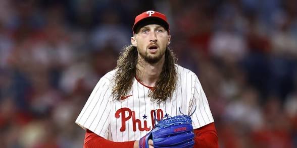 UnfathomableDFS's tweet photo. So much for that best home field advantage in MLB. FIRE ROB THOMSON! #robthomson #neverclutch #phillies #philly #Philadelphia #bryceharper #RedOctober #ringthebell #fuckinglosers #worstmanager https://t.co/ctyTSs8JAh