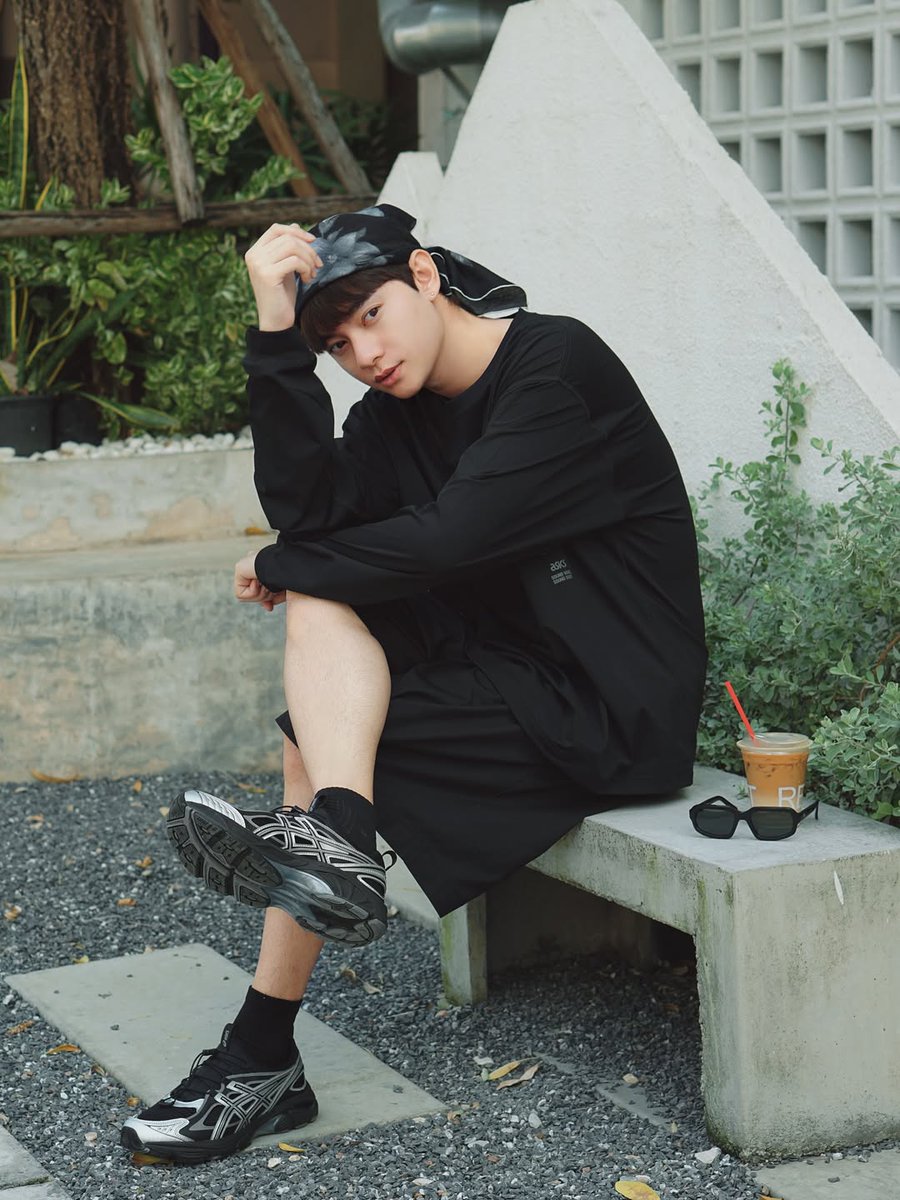 kaownah_fanclub's tweet image. 📸 IG Update • 05.10.2025 (2)
@kaownah9 | #ASICSSportstyleTH

— Catch the Breeze, wear the vibe 🖤

#GT2160Breeze
#Kaownah 
#ก้าวหน้าครับผม
#ก้าวหน้ากิตติภัทร
#SoundMindSoundBody