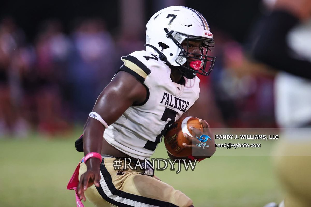 _AnthonyMorgan's tweet photo. (Pre-Division) 
113 Total Touches | 1,316 Total Yards | 15 Total TDs
@JuniorMoore771 @Fobulous34 @Coach_TMacon @CoachAdamFrey @CoachMacCLCC https://t.co/rp4SDXILpT