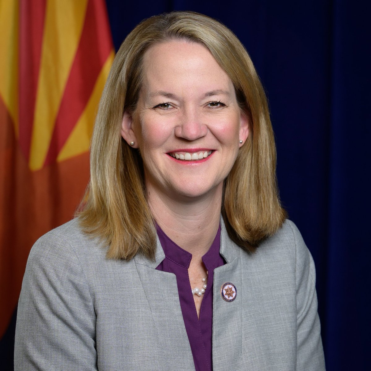 This is Arizona Attorney General Kris Mayes. She's on the frontlines defending our democracy against Trump. She held January 6th traitors accountable and stood up for abortion rights. She's running for re-election and needs our help.

RETWEET if you stand with @KrisMayes!