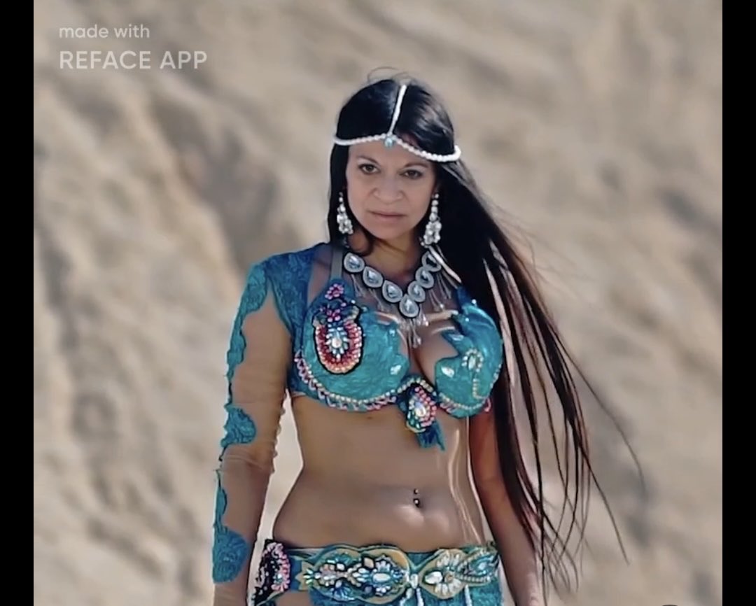 sunny_joni's tweet image. When you forget to do your laundry and have to wear what’s left in your closet. This or a Jedi robe. #RefaceApp