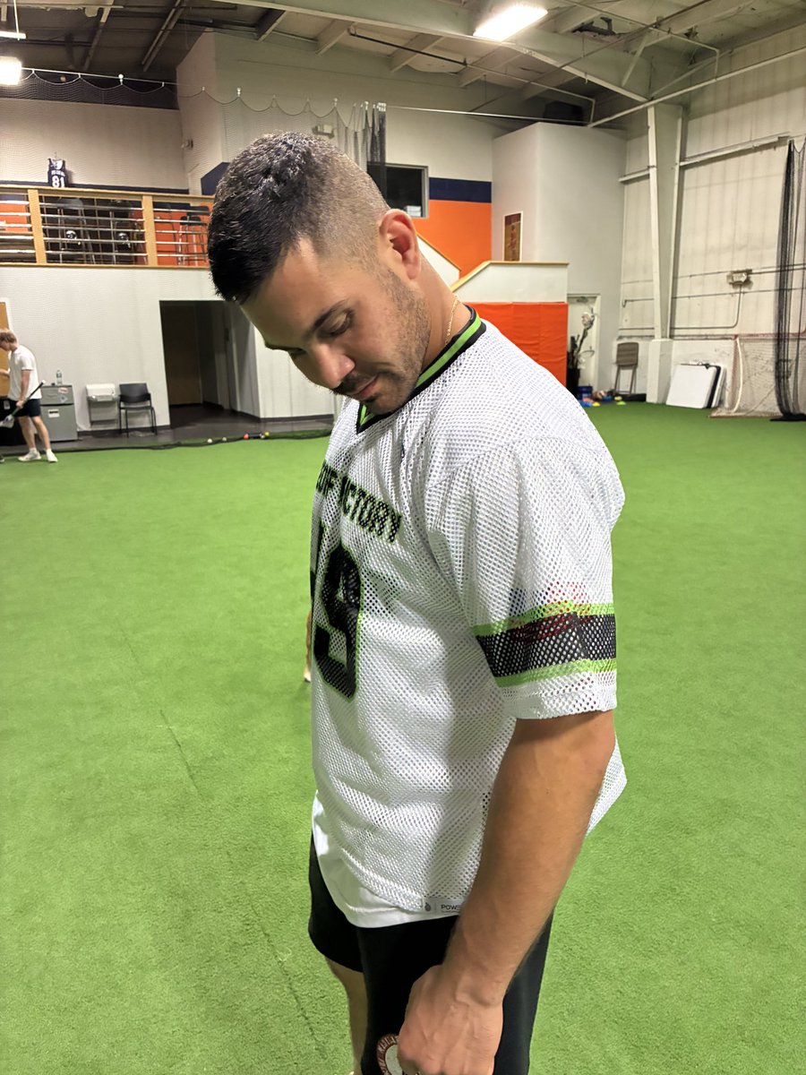 THE FACEOFF FACTORY FALL FINALE JERSEYS ARE IN AND LOOK🔥🔥🔥
•
WANT TO ROCK ONE OF THESE THIS WEEKEND⁉️IF SO, CLICK THE LINK IN BIO 🔗
ONLY A FEW SPOTS REMAIN 😤