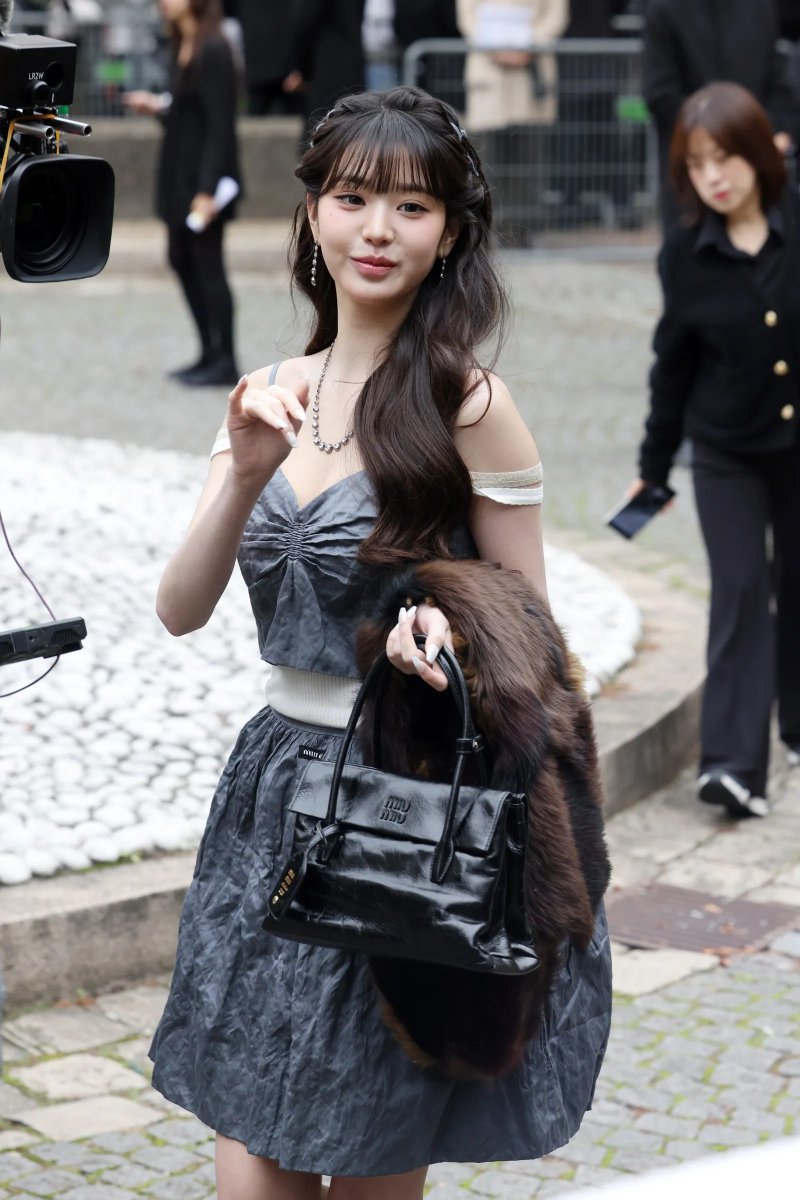 ミュウミュウ（#MIUMIU）の2026年春夏コレクションが開催された