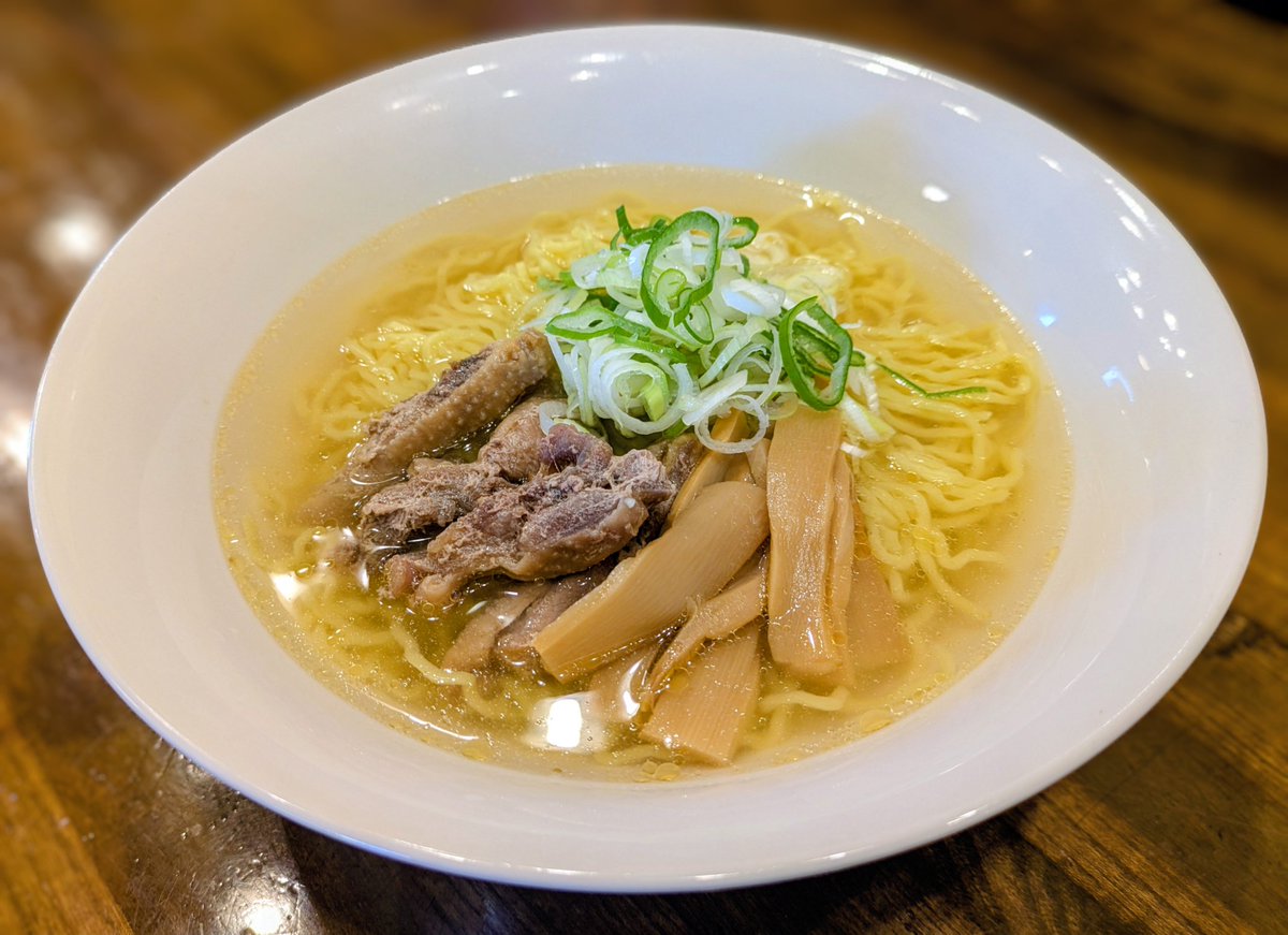 本日より〜
あの幻の朝ラー時代大人気だった
ばんば鶏塩中華🍜復活いたします✨
#いっぷく食堂ちゃんchanmiki