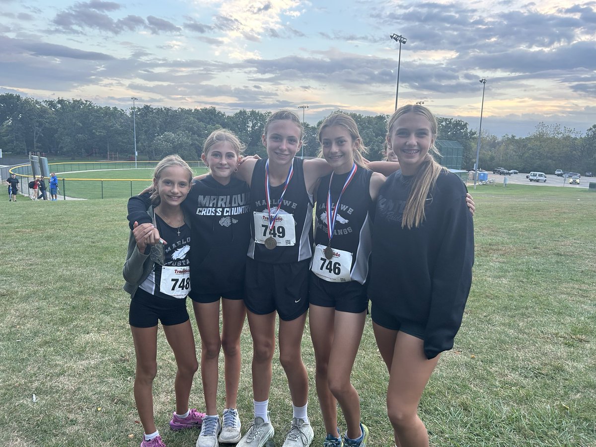 Varsity squads both finished in 2nd place in very competitive fields today. 
Sophia Buchs and Alaina Piper finished 3rd and 4th leading the girl squad.