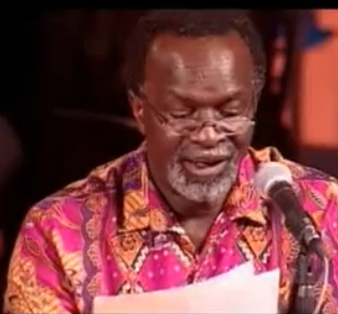 🖊️“I have said my piece, and now I lay my Pen”: Syl Cheney-Coker at 80.
🎗️Gberie @lagbere pays tribute to #Syl #Cheney-#Coker, the renowned exiled #Sierra #Leonean #poet and #novelist, on his #80th birthday of a globally #impactful life.
📍More here: pambazuka.org/Syl-Cheney-Cok…