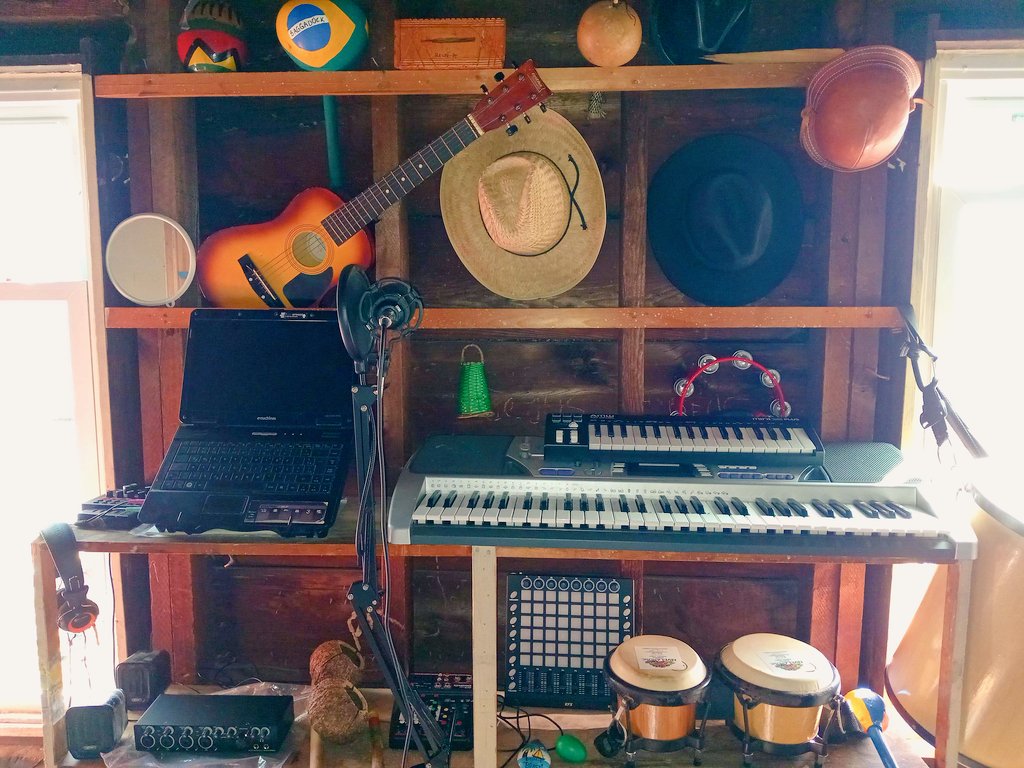 FavelaMusic's tweet image. SETTING UP ON ORIGINAL &quot;BAGGA THINGS&quot; SCENARIUM ROOTS SET UP ON TO CREATING NEW SONORITIES ON LIVE AS WELL DIFUNDING &quot;THE #PopularCulture OF THE MIX FROM #RHYTHMS IN #USA AT 21st CENTURY...

&quot;...WHERE #ORIGINALITY MEETS #INNOVATIONS... #TRANSFORMATIONS... IN TO ORIGINAL STYLE...&quot;