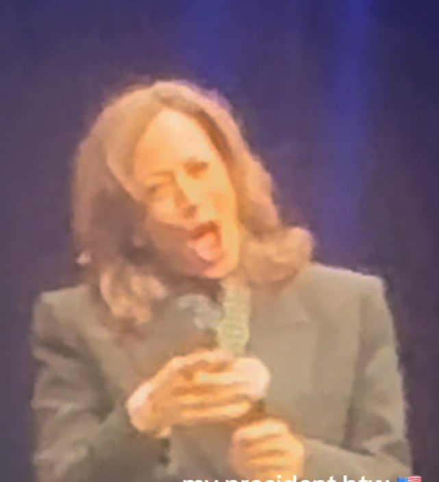 ilykamala's tweet image. delusional? maybe. but the way she’s staring at my shirt says otherwise