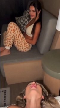 She folded when she saw it 😭😭
A thread 🧵
